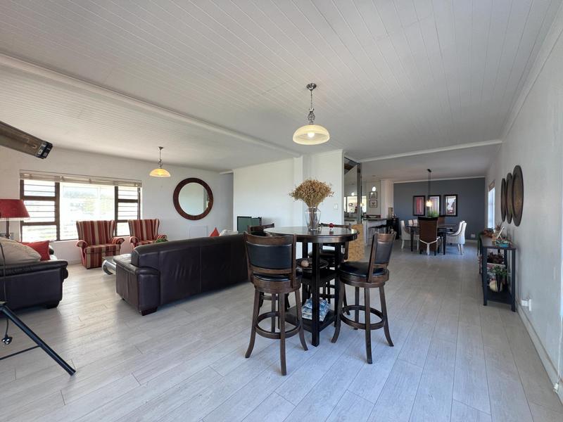 6 Bedroom Property for Sale in Rooi Els Western Cape